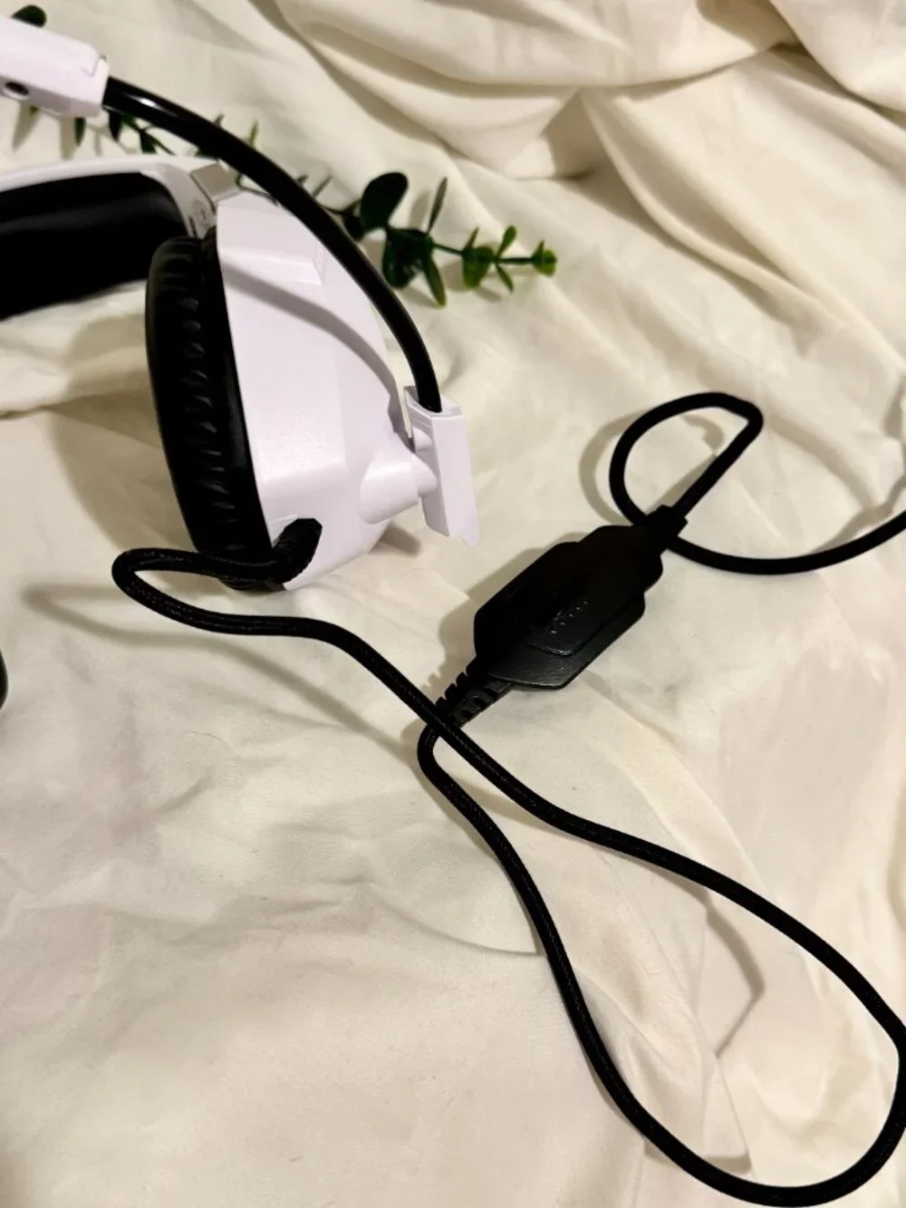Ozeino ZW1 White Wired Gaming Headset with Mic & Inline Controls (3.5mm / USB)